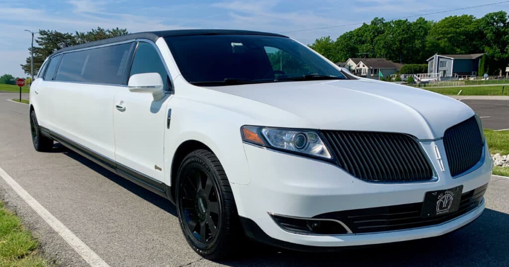 Lincoln MKT Limousine 8 Passenger