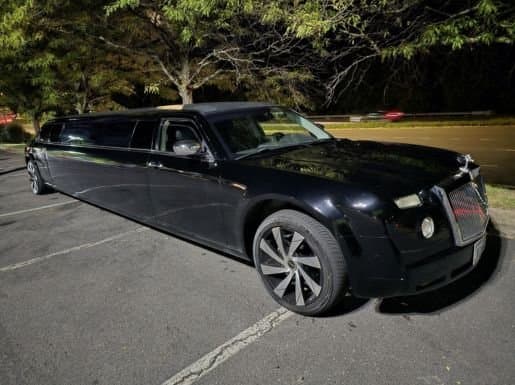 Classic Rolls Royce Limousine (8 passengers)