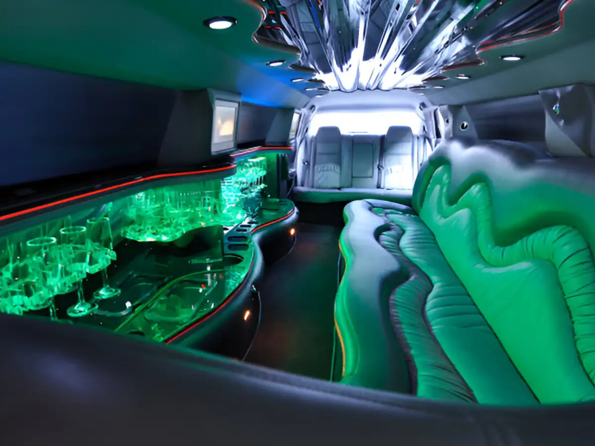 White Hummer Limo - 11-20 pax