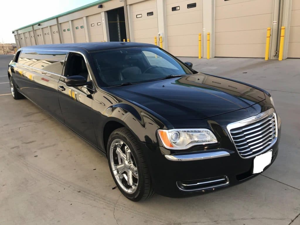 Stretch Chrysler 300 Black (1-12 passengers)