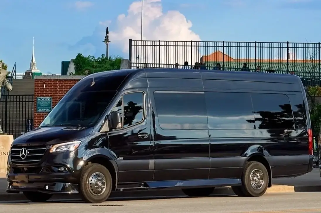 Mercedes Sprinter (Luxury Grand)