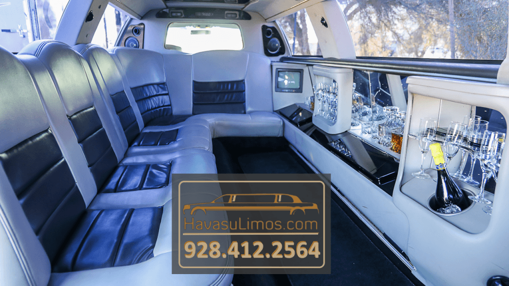 2001 Lincoln Town Car Executive Series Stretch Limo - Seats 8