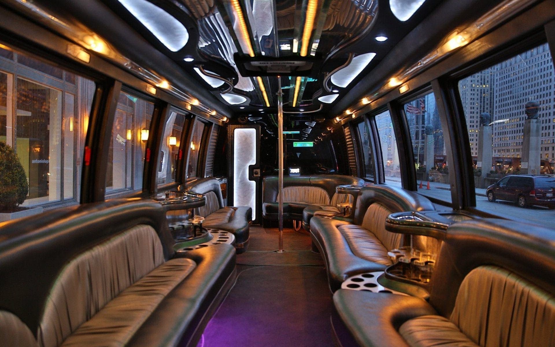Limo Bus L On G Island