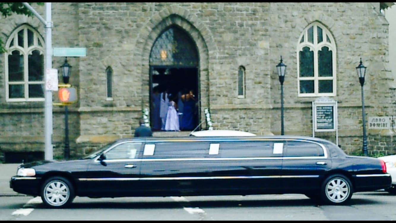 Black Lincoln Limo