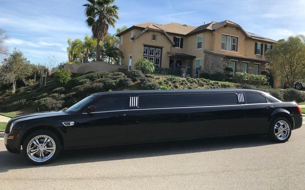 Classic Chrysler 300 Limo