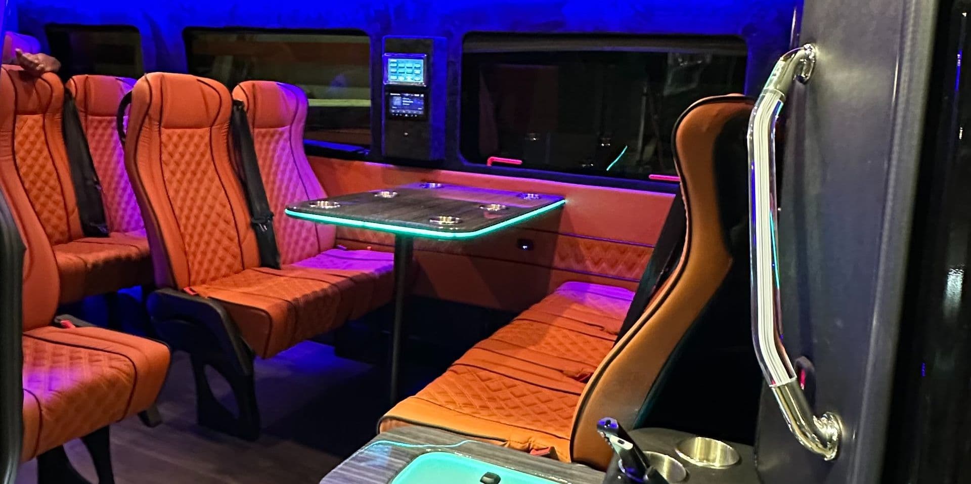 Mercedes Benz Sprinter - 14 Pax
