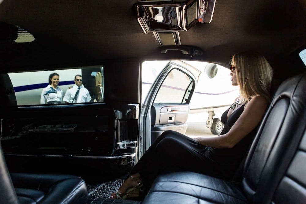 Towncar Limousine - 8-10 Passenger