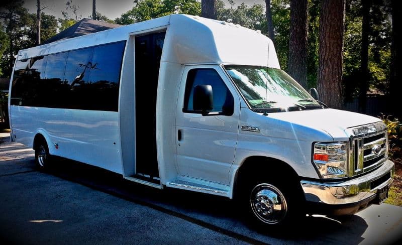 Medium Party Bus (22-25 passengers)