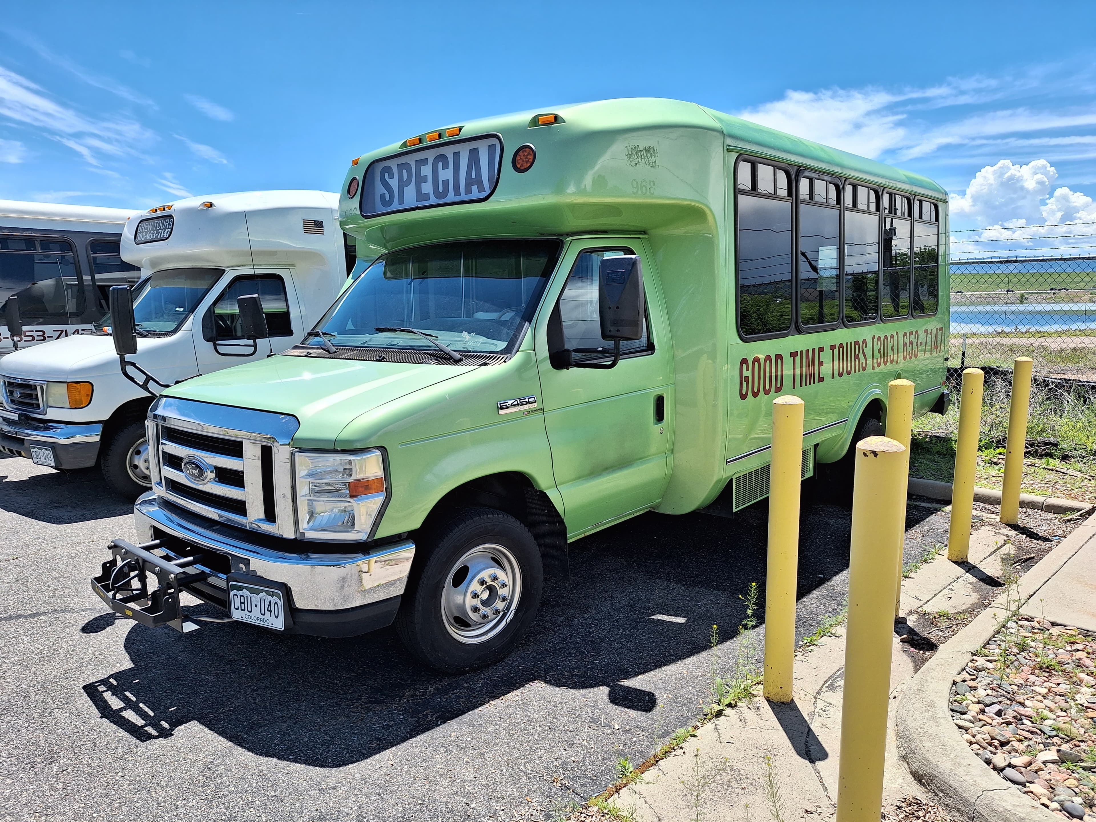 Large Bus (seats 1-22)