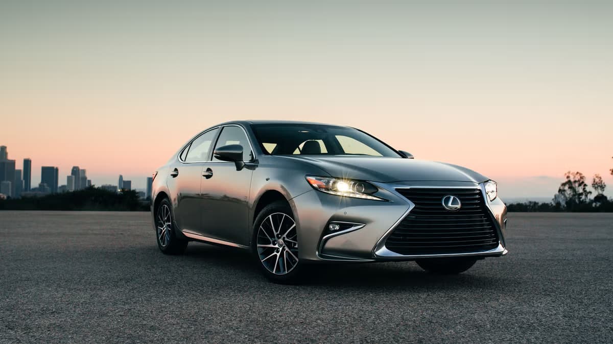 Lexus ES 350 Executive Sedan (3 Pax)