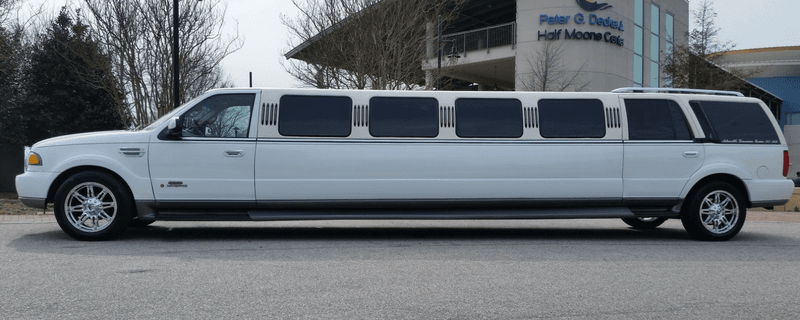 Stretch Lincoln Town Car (w/ Red Carpet Service)