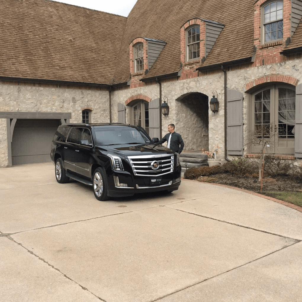 GMC Yukon XL - Passenger 5, Luggage 4