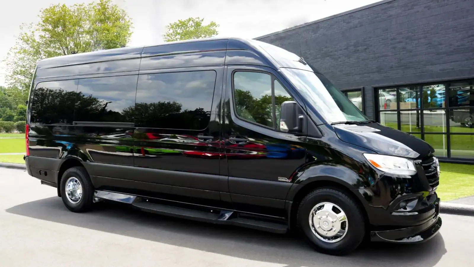 Mercedes Sprinter - 14 Pax