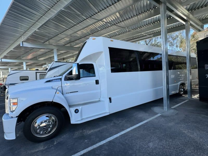 Aspen 35 Passengers