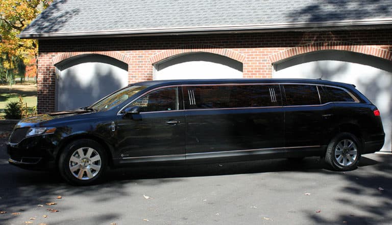 Midsize Lincoln MKT Limousine