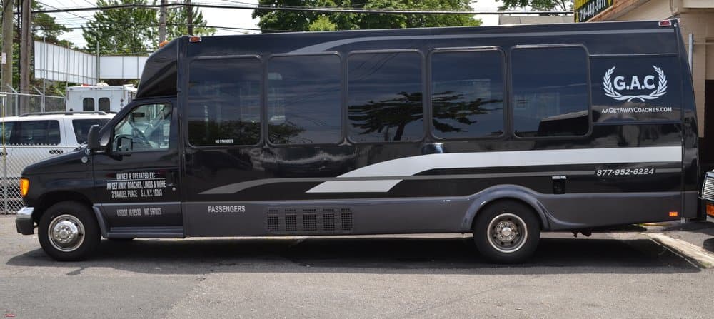 Ford Excursion Limo (up to 18 passengers)