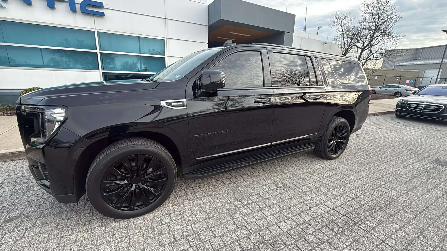 Cadillac Escalade Black Edition