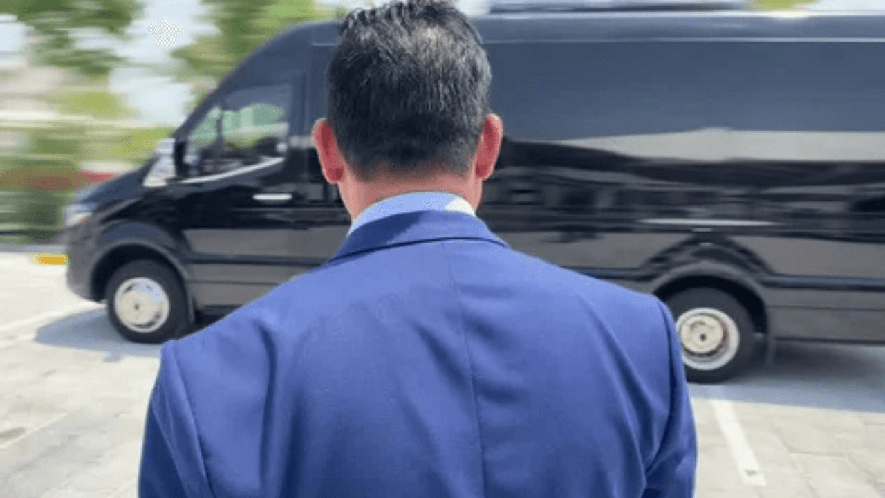 Luxury SUV - Lincoln Navigator Black Label Edition