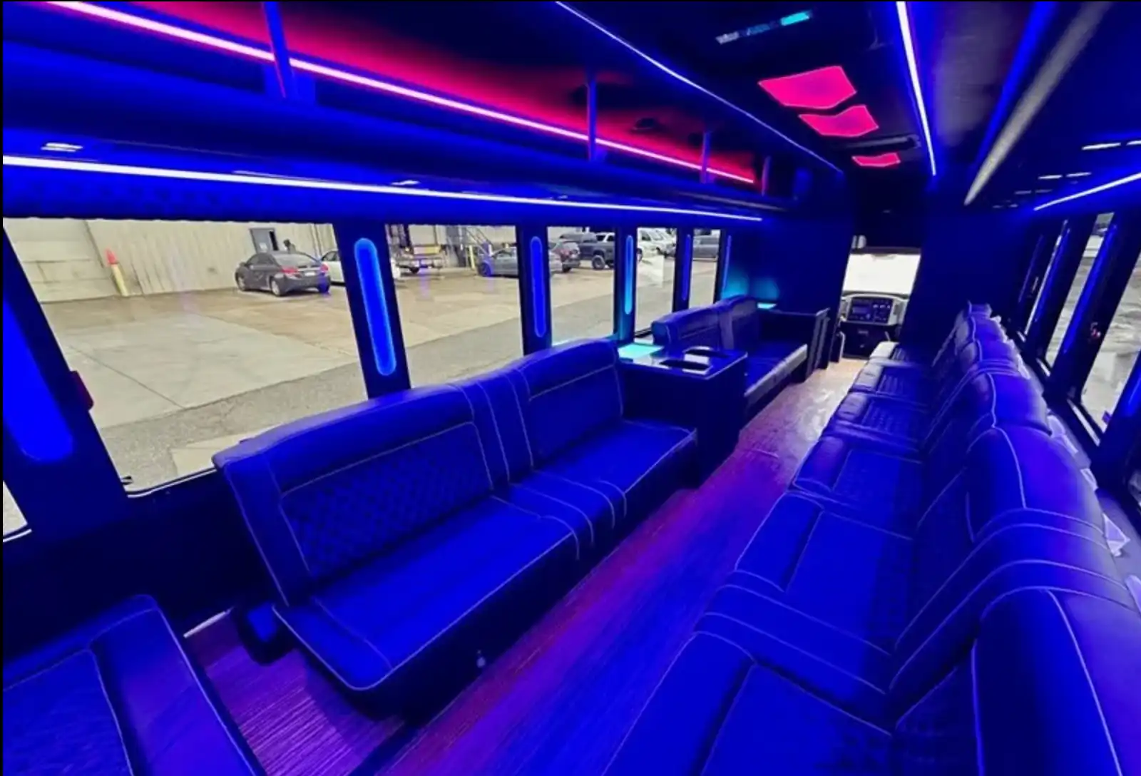28 Passenger Party Bus (IC Starcraft)