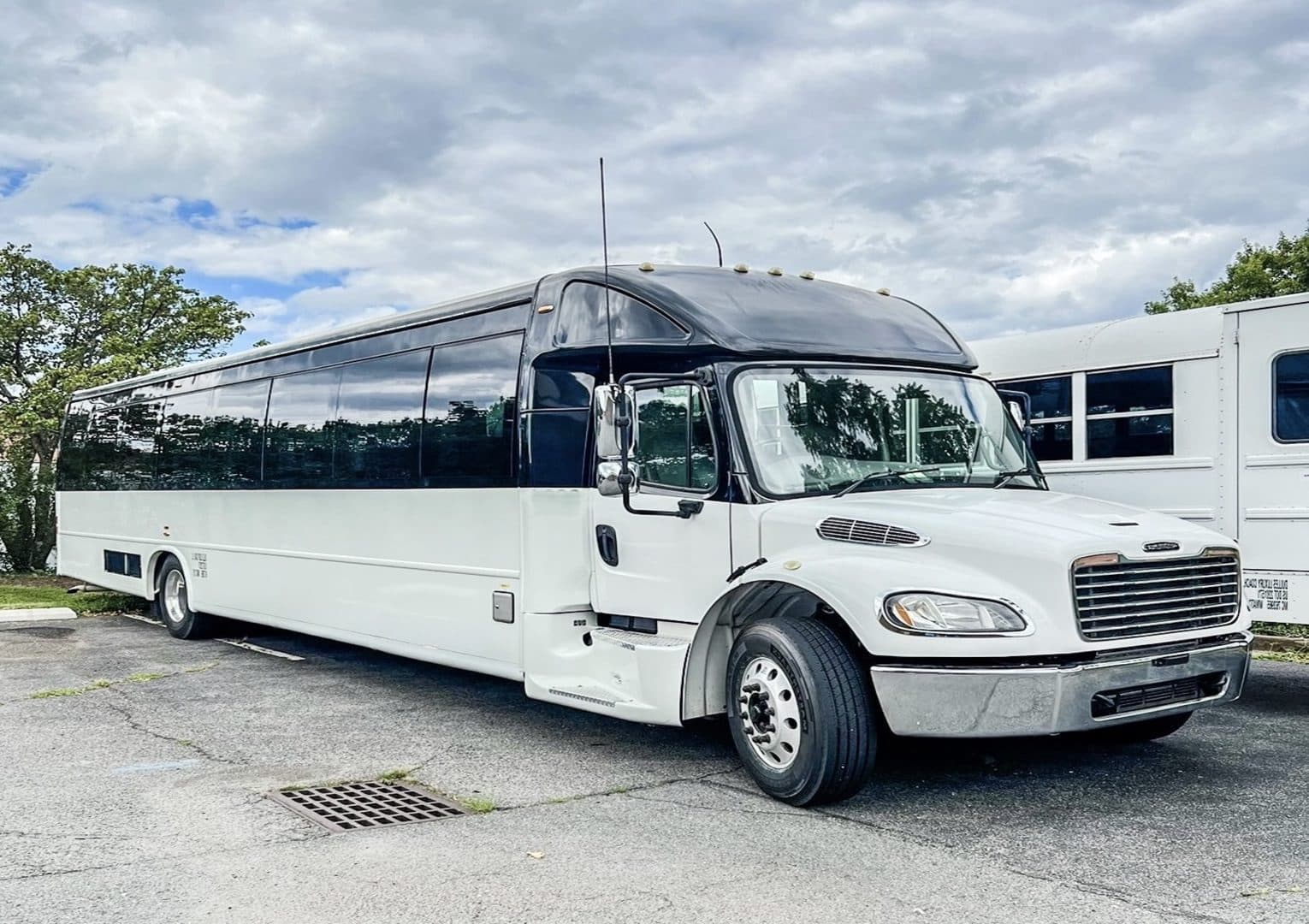 41 Passenger Executive Tour Bus