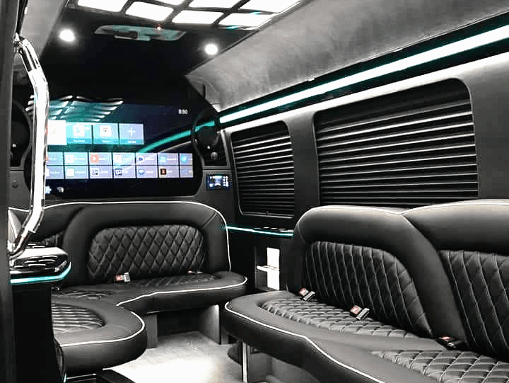 Mercedes-Benz S580 (up to 3 passengers)