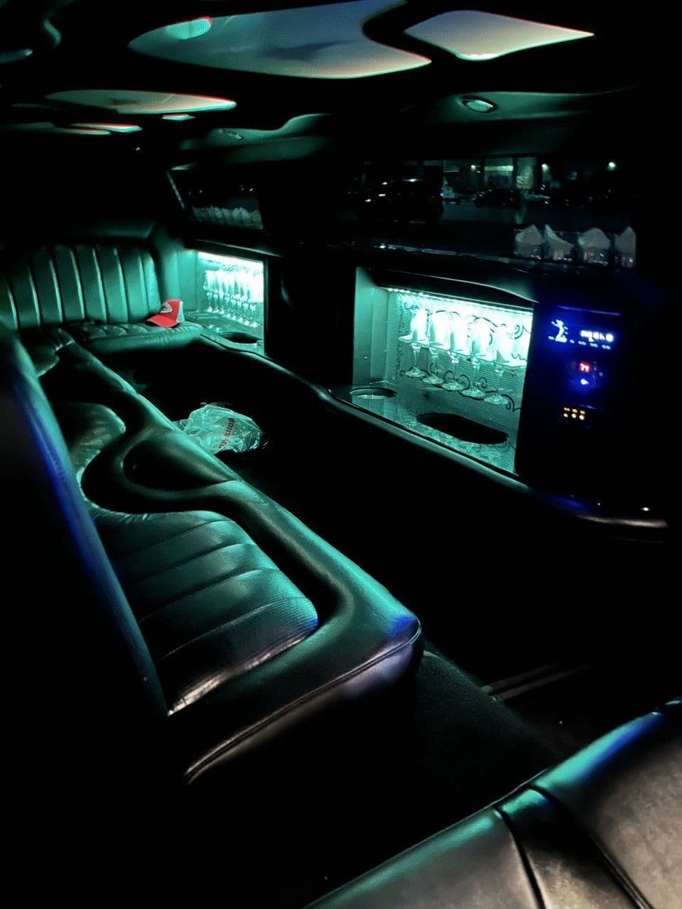 12 Passenger Chrysler 300 Limousine #2