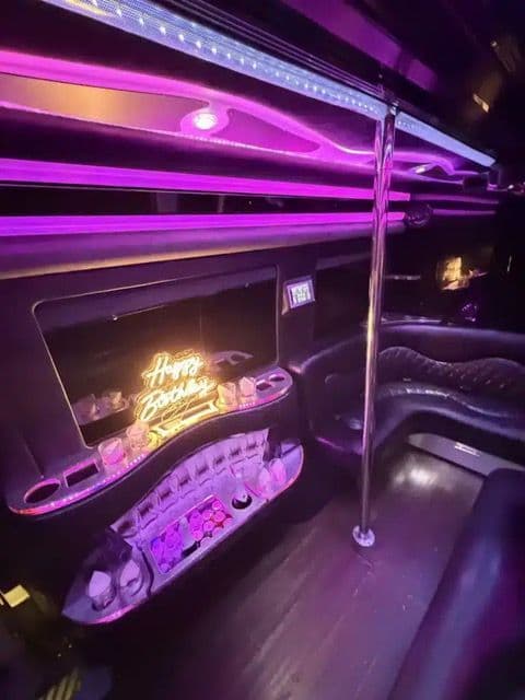 Starship - Scenic Party Bus (16-22 passengers)