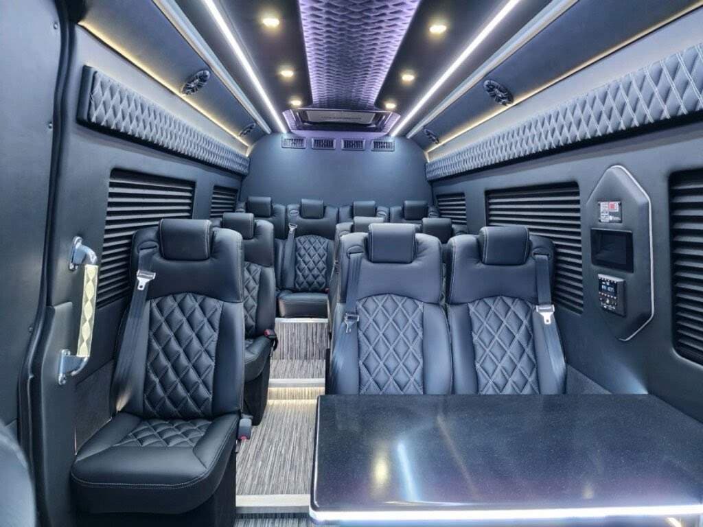 13 Passenger Executive Flyer