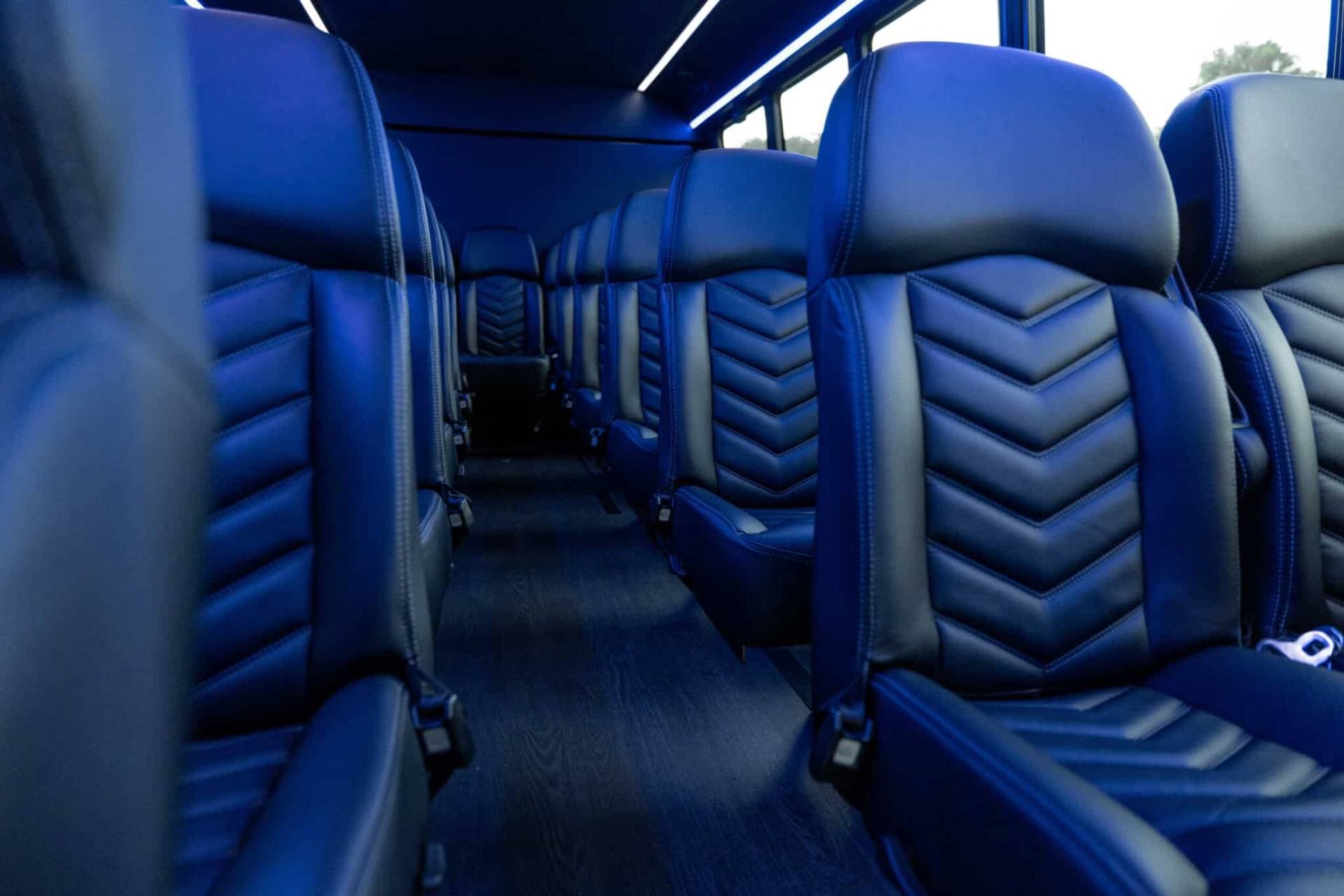 14 Passenger White Lincoln Aviator Stretch Limousine