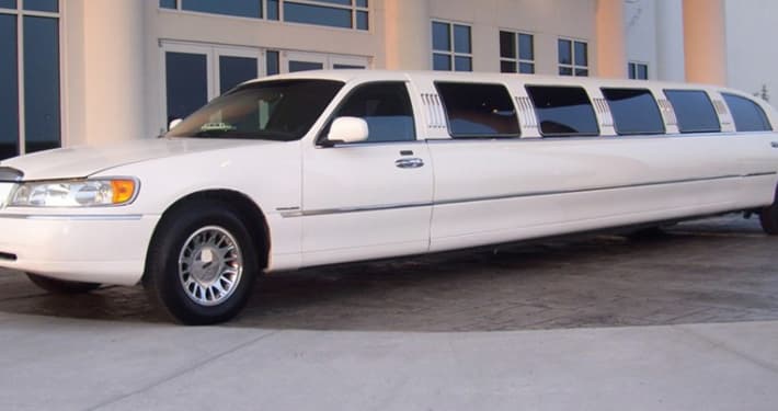 Lincoln Navigator (14 Passenger)