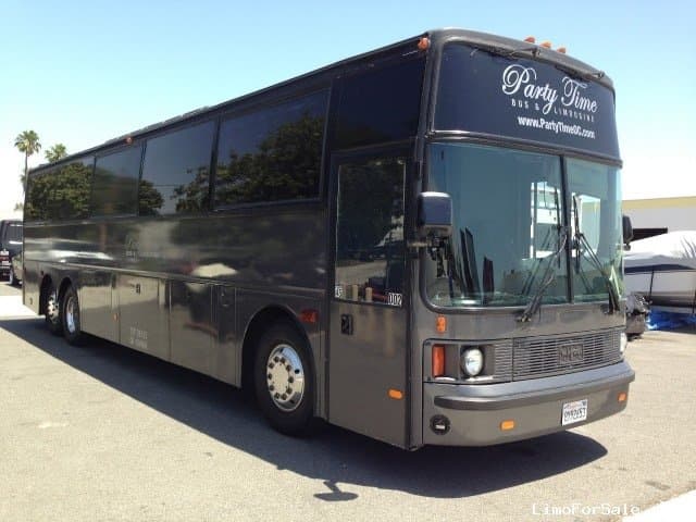 40-44 Pass Party Bus (Queen)