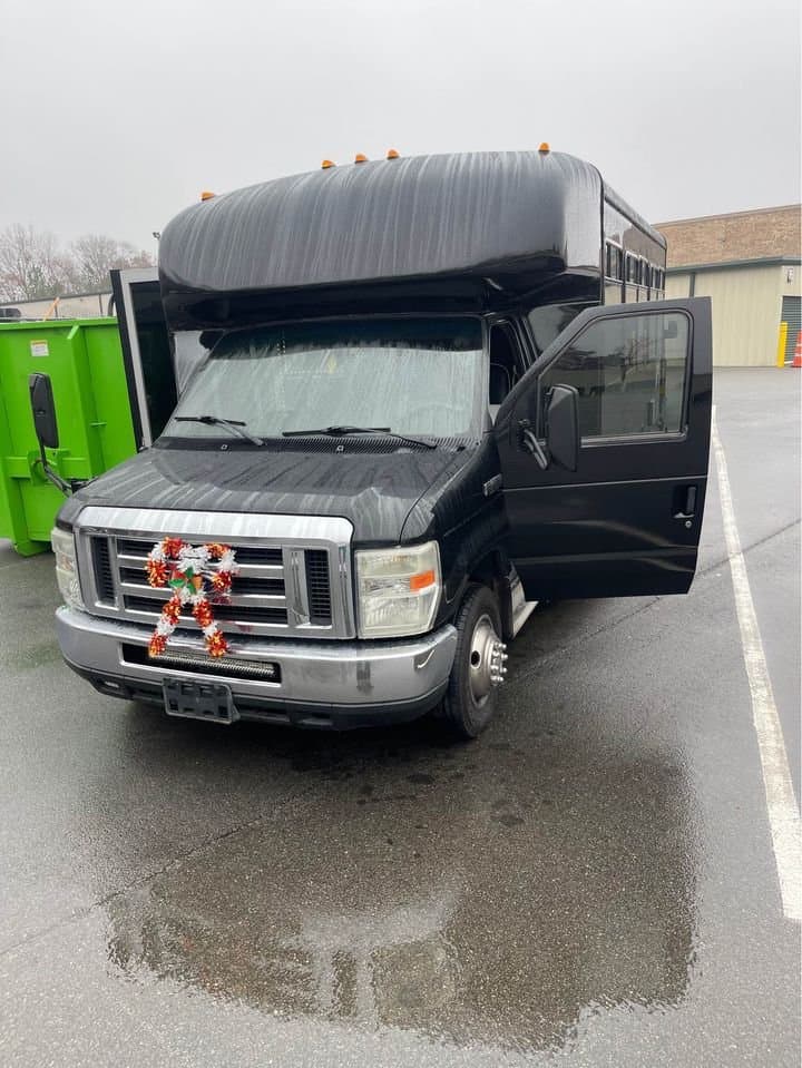 18-20 Pass Party Bus (Captain)