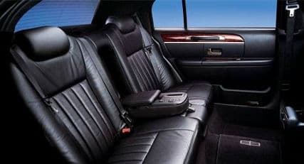 4-6 Passenger Chrysler 300 Limousine