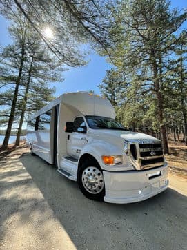 Luxury Limo/Party Bus