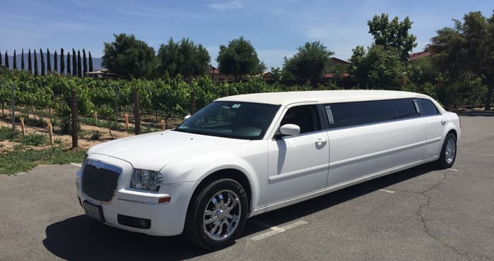 10-Pass Black Lincoln Limo