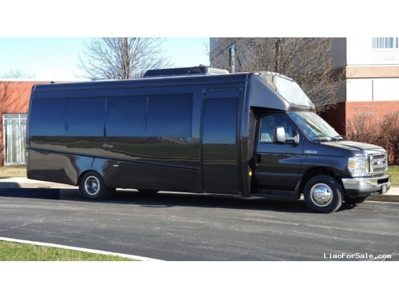 MELBOURNE - 20 Passenger Party Bus