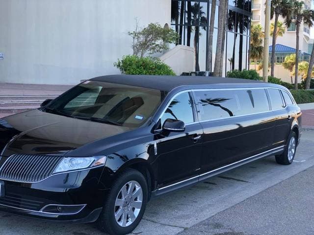 Lincoln MKT Super Stretch Limousine