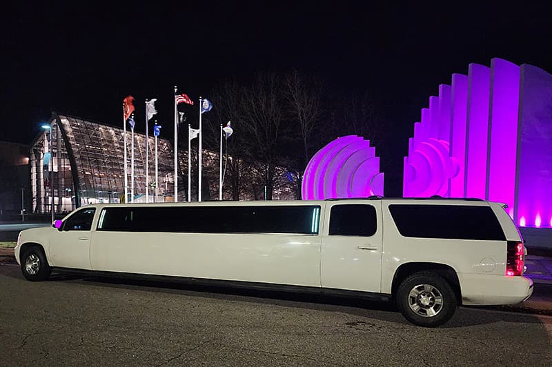 14 Passenger Super Stretch SUBURBAN LIMO