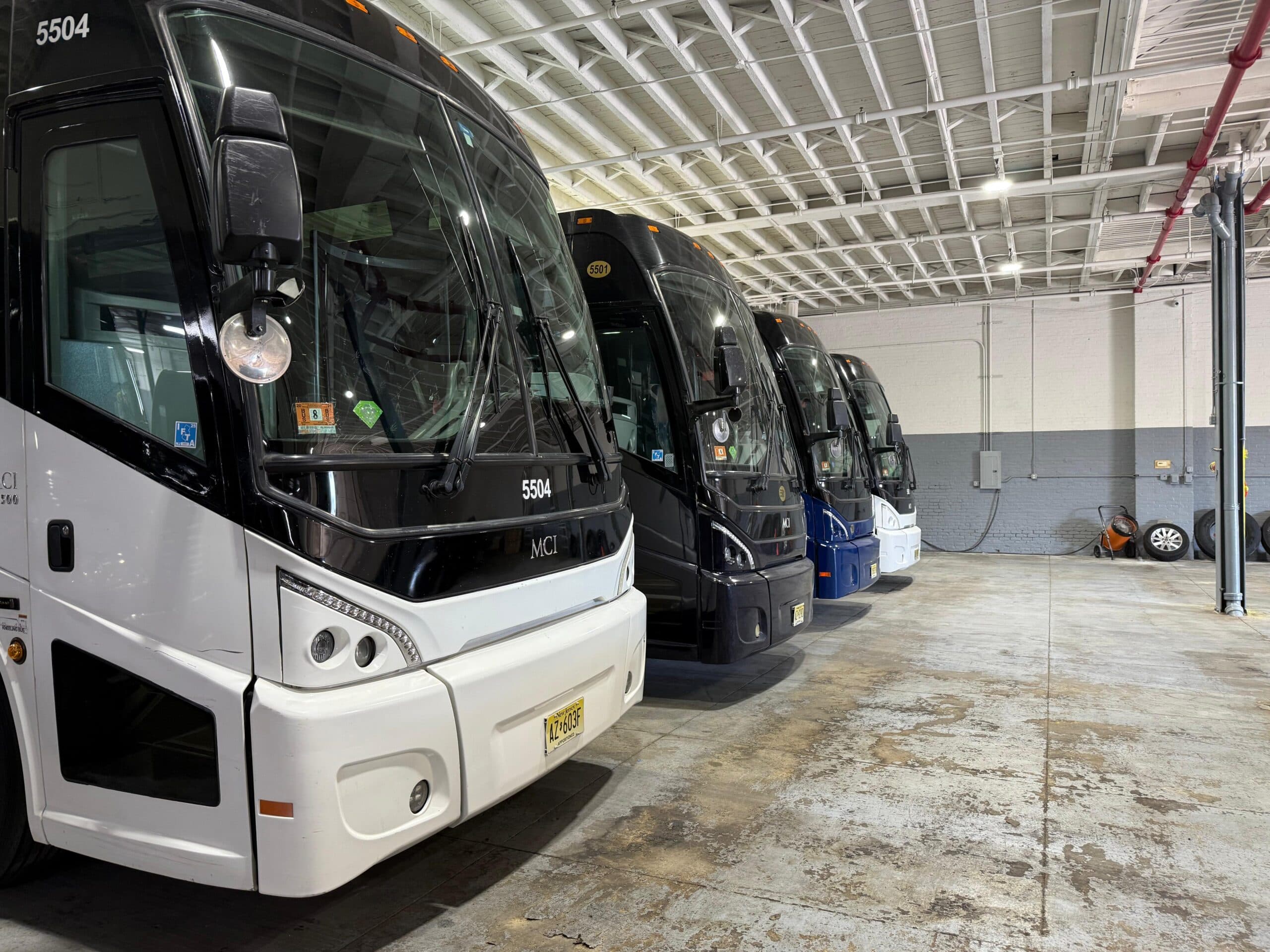 Motor Coach 40 Pax - 40 Passengers