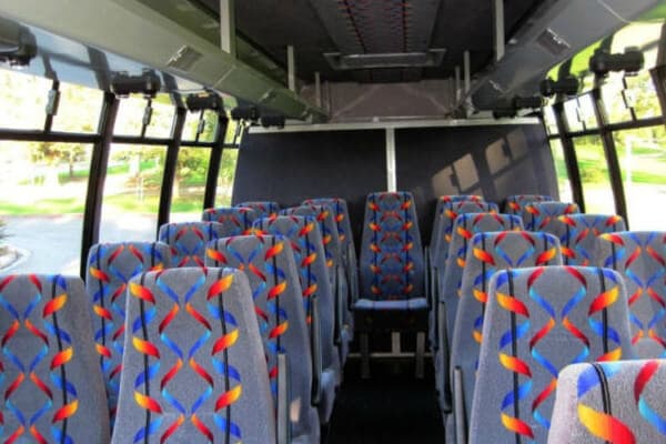 Stretch Lincoln Limousine - Seats up to 10
