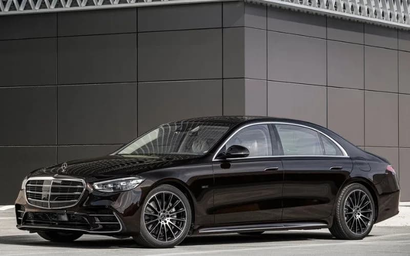 Premium Sedan Mercedes Benz S580