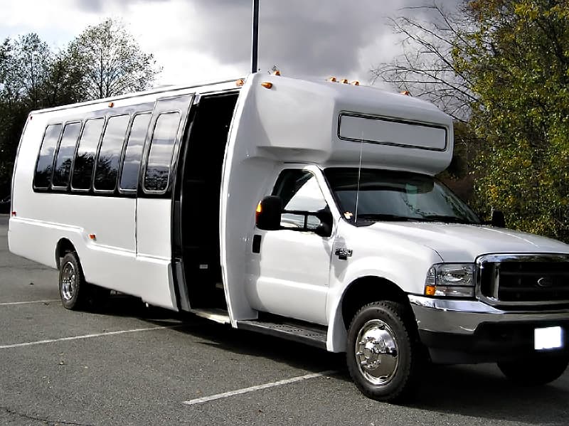SUV (Cadillac Escalade, Ford Excursion) (up to 8 passengers)
