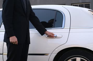 Stretch Limousine (up to 14 passengers)